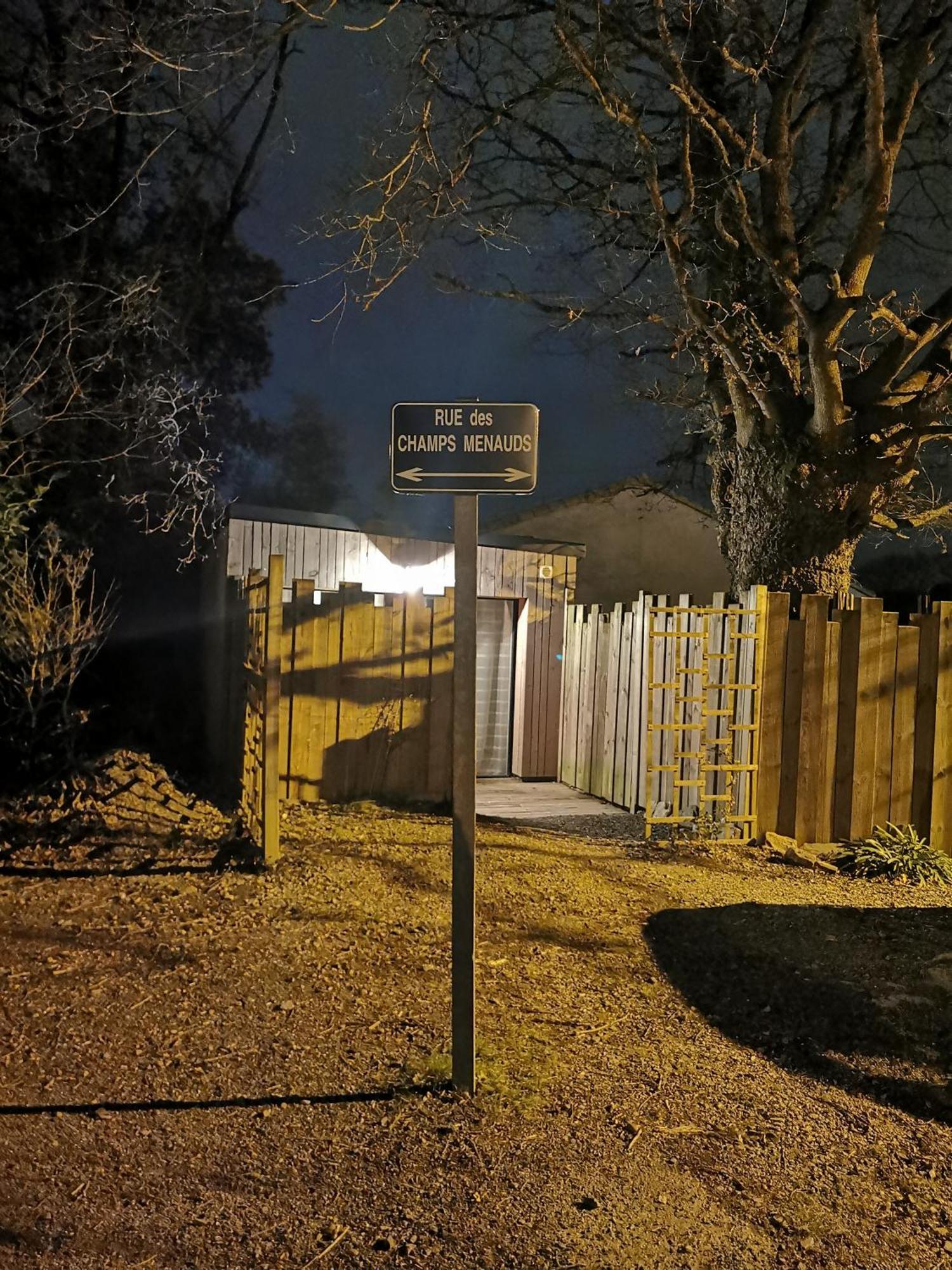 Au Poeme Du Chene, Logement Independant, Calme, Parking Gratuit Basse-Goulaine Экстерьер фото
